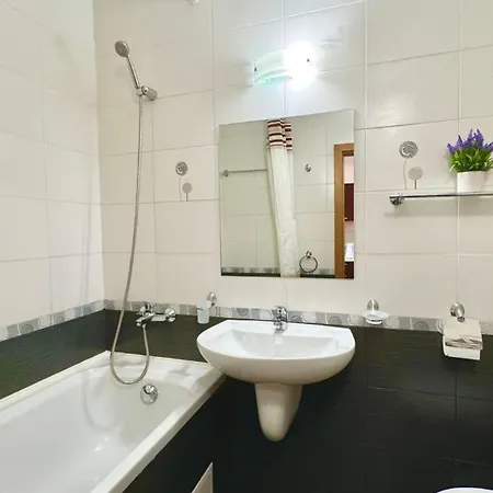 Bratanov Garden Of Eden Apartment *