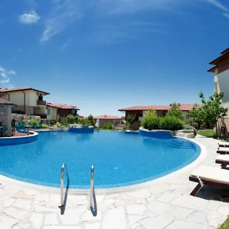 Bratanov Garden Of Eden Apartment *